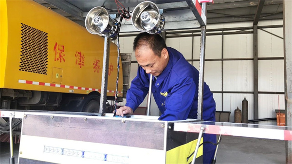 保津高速上的“发明家”——河北交投集团保津高速康建的机械创新故事